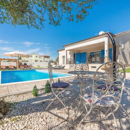 Villa Tara Tinj Esterno foto