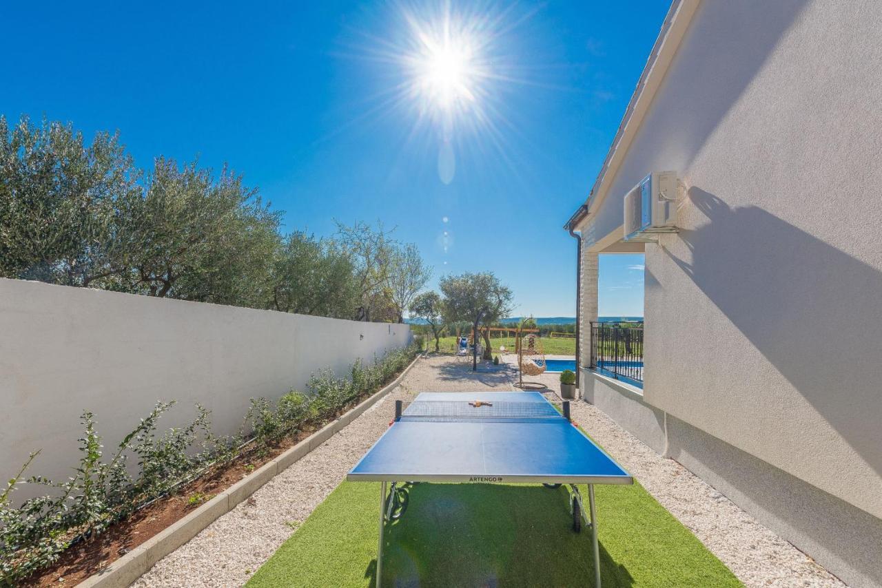 Villa Tara Tinj Esterno foto