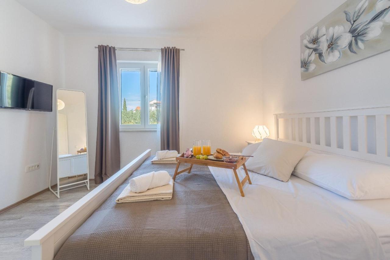 Villa Tara Tinj Esterno foto