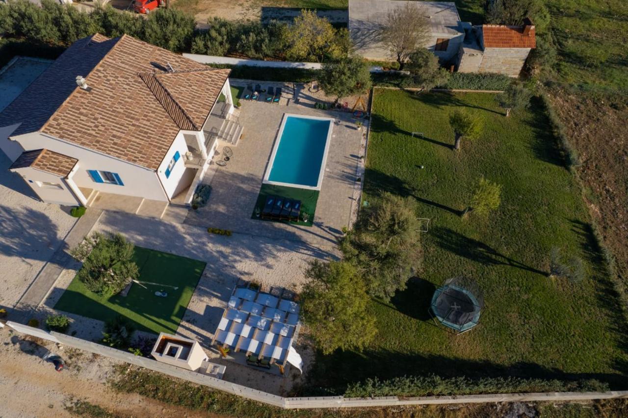 Villa Tara Tinj Esterno foto