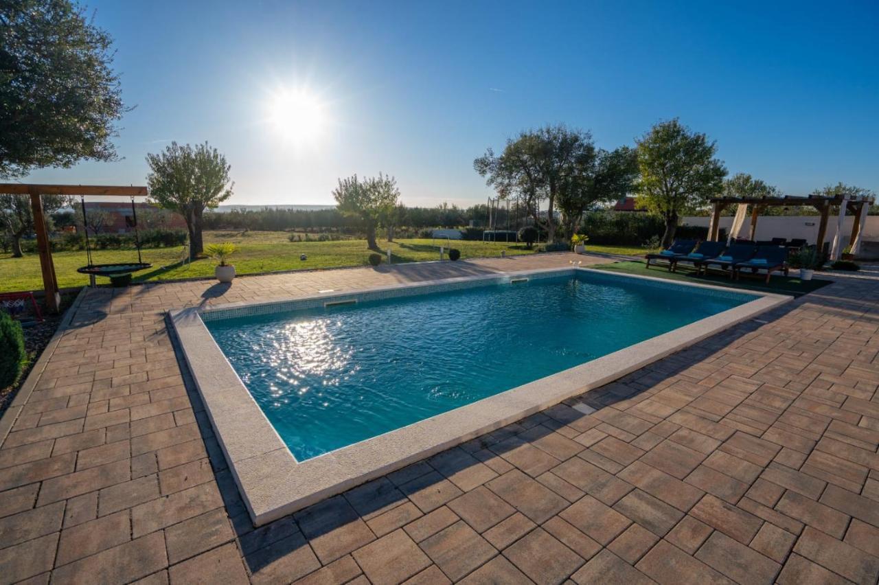 Villa Tara Tinj Esterno foto