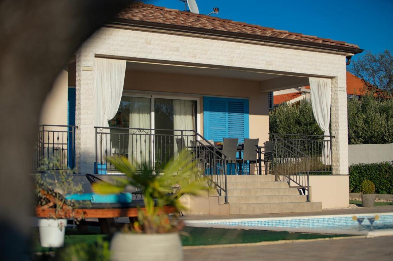 Villa Tara Tinj Esterno foto