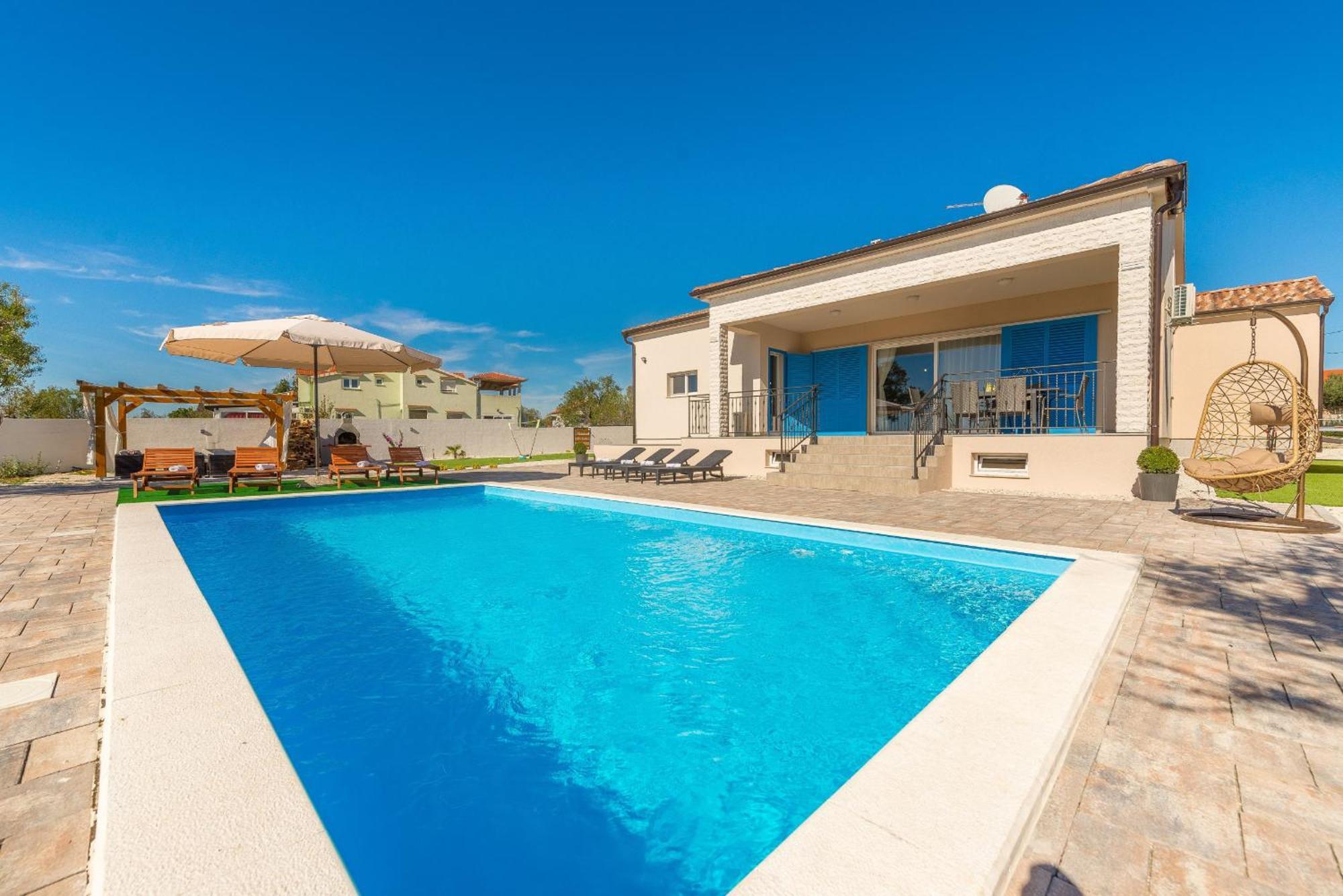 Villa Tara Tinj Esterno foto